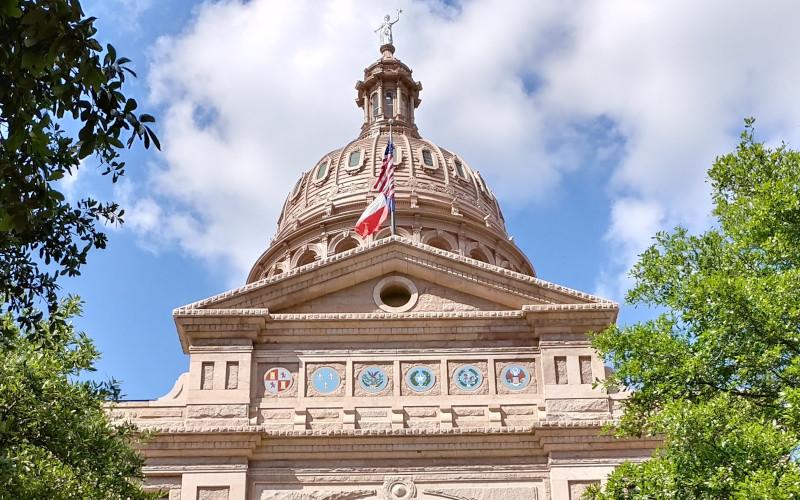 TXCapitol_AlecMasonUnsplash-cropped